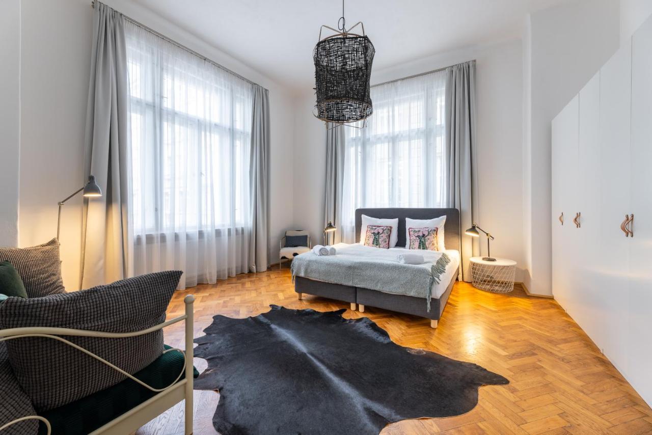Charming 1 Bedroom Apartment In The City Center Of Prague Luaran gambar