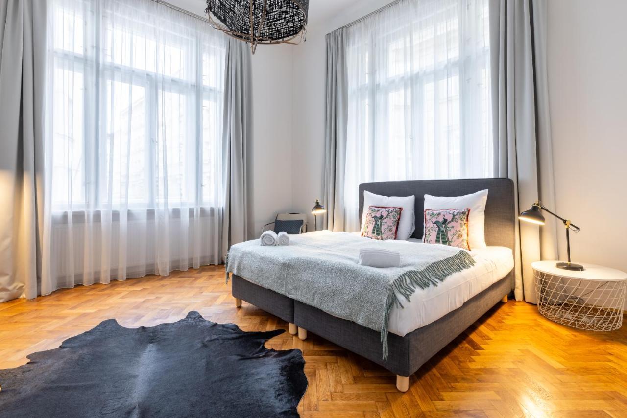 Charming 1 Bedroom Apartment In The City Center Of Prague Luaran gambar